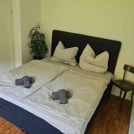 Ein Zuhause Mit Schonem Garten Lejlighed Bonn Eksteriør billede